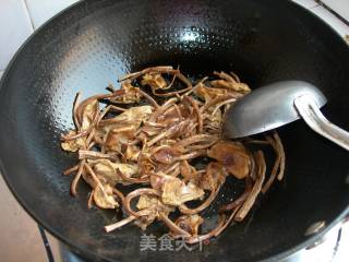 茶树菇烧木耳的做法步骤：2