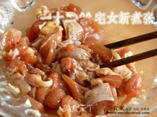 洋葱鸡丁芝士炒饭的做法步骤：6