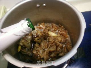 子姜啤酒鸭的做法步骤：2