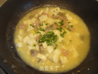 咸蛋黄叉烧豆腐羹的做法步骤：4