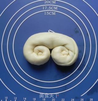 葱花饼的做法步骤：2