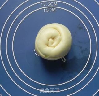 葱花饼的做法步骤：2