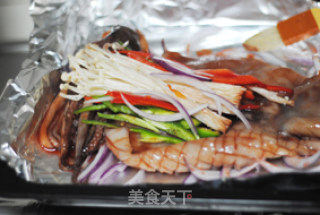 香烤鱿鱼金针卷卷的做法步骤：5