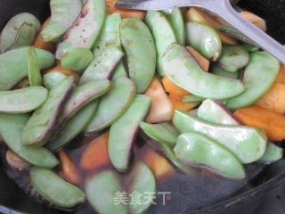 扁豆烧山芋的做法步骤：2