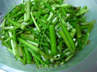 旱芹炒百叶的做法步骤：2
