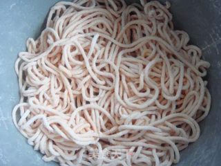清汤肉丸面的做法步骤：2