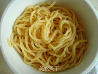 清汤肉丸面的做法步骤：2