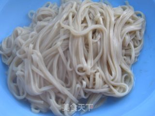 西红柿鸡蛋面的做法步骤：2