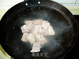 棕香排骨的做法步骤：2