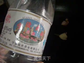 吃海鲜还是用简单的方法最好--白灼鱿鱼的做法步骤：3