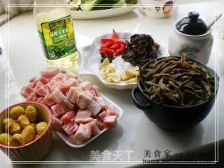 板栗干豆角焖五花肉的做法步骤：4
