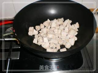 板栗干豆角焖五花肉的做法步骤：4
