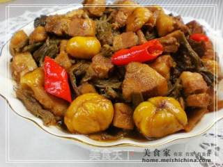 板栗干豆角焖五花肉的做法步骤：4