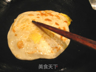 鸡蛋灌饼的做法步骤：4