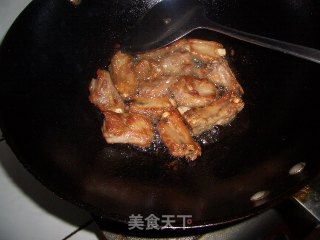 红烧排骨的做法步骤：2