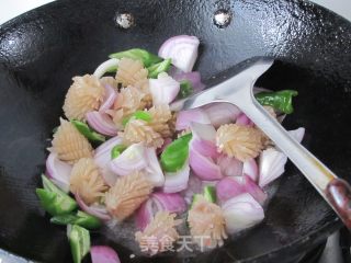 酱爆鱿鱼卷的做法步骤：2