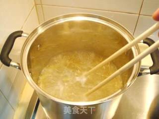 蒜香意大利面的做法步骤：3