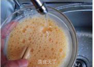 西红柿炒鸡蛋的做法步骤：2