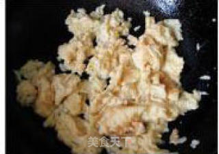 西红柿炒鸡蛋的做法步骤：2