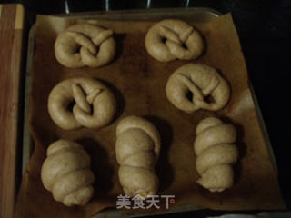 玉米肠肉桂面包卷的做法步骤：3