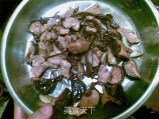 茶树菇香粉汤的做法步骤：2