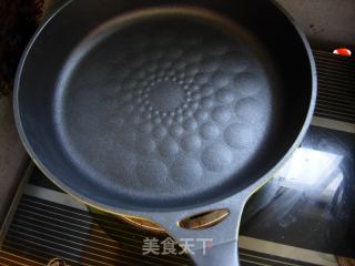平底锅出品的西点---香脆蛋卷的做法步骤：2