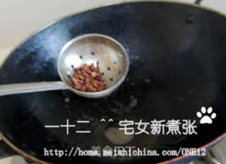 奶白色的鱼汤的做法步骤：4