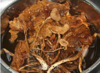 茶树菇烧肉的做法步骤：2