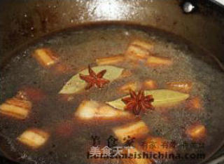茶树菇烧肉的做法步骤：2