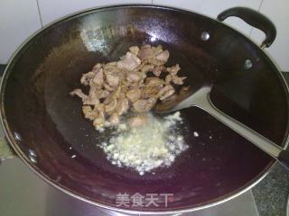 经典家常下饭菜---【肉片炒手撕甜椒】的做法步骤：4