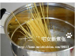 芦笋培根蘑菇意面的做法步骤：4
