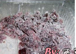 蔓越莓瑞士蛋糕卷的做法步骤：4