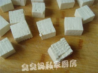 虾仁北豆腐的做法步骤：3