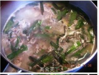 羊肉金针菇荞麦面的做法步骤：2