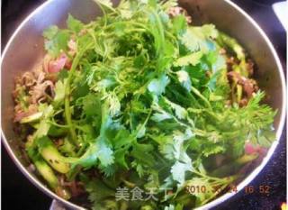 芦笋洋葱孜然羊肉的做法步骤：2