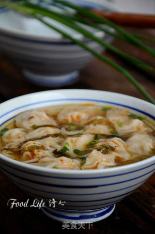 【‬鲜肉虾皮馄饨】 --- 快速美味的吃早餐的做法