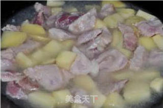 日式咖喱土豆烧肉的做法步骤：2
