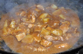日式咖喱土豆烧肉的做法步骤：2