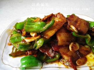 回锅肉的做法步骤：2