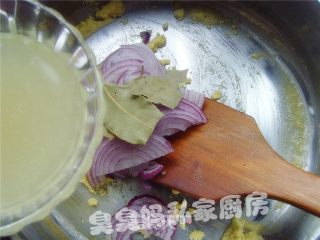 法式葱头酪汤的做法步骤：2