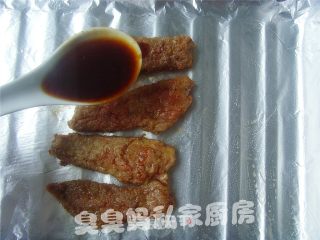 西餐做法中餐味------酱汁烤牛排的做法步骤：3