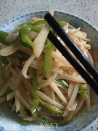 青椒蒜香土豆丝的做法