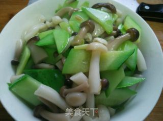 黄瓜炒双菇的做法