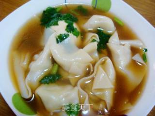薄皮大馅的猪肉香菜馄饨的做法步骤：2