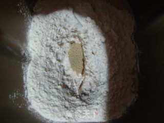 鲜奶玉米面包的做法步骤：2
