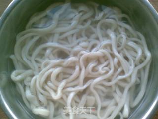 托克逊野蘑菇过油肉拌面的做法步骤：2