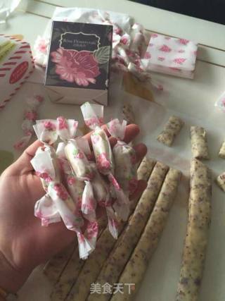 玫瑰花生牛扎糖的做法