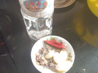 菌菇炖鸡的做法步骤：3