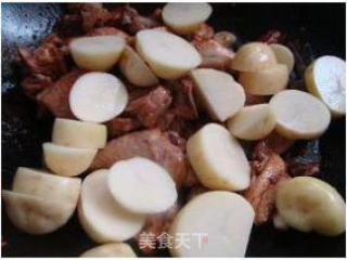 鸡仔烧土豆的做法步骤：3