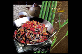 干锅手撕蕨菜米糠肠   特色湘食味的做法